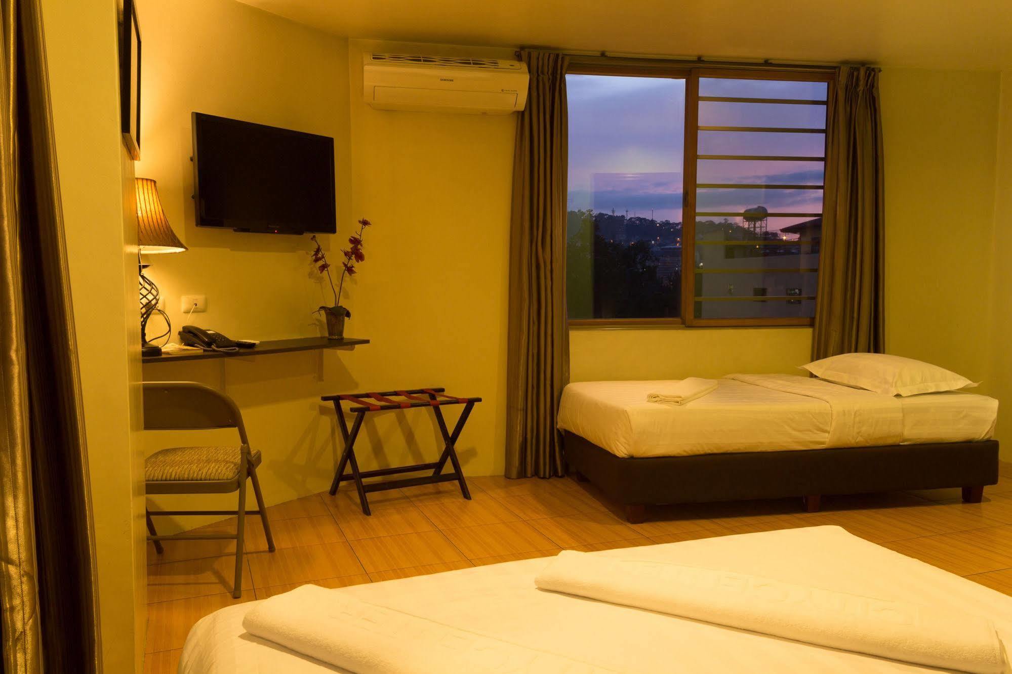 City Center Hotel Baguio City Екстер'єр фото